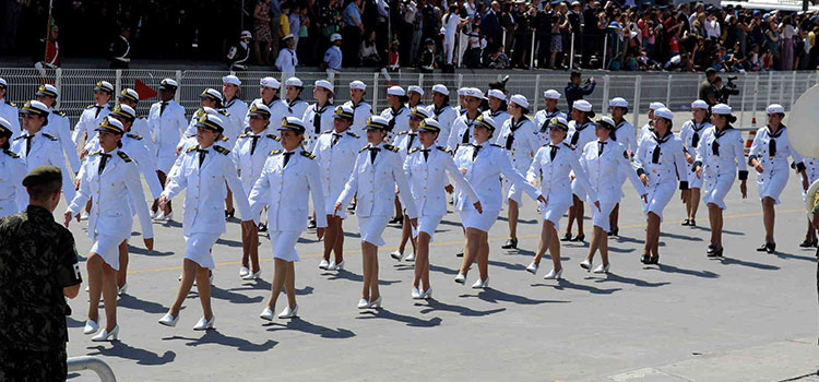 roupa da marinha feminina