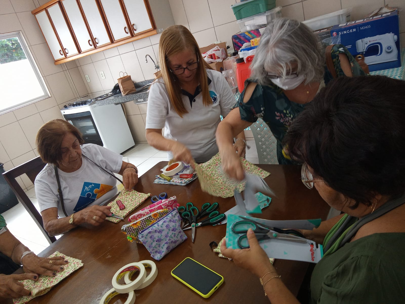 AMN EM NATAL REALIZA OFICINA DE NÉCESSAIRES