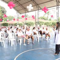 Mulheres da Família Naval participando da palestra alusiva ao Dia Internacional da Mulher