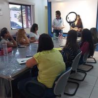 PROJETO CAPACITAR EM SÃO PEDRO DA ALDEIA PROMOVE OFICINA DE MAQUIAGEM E CÍLIOS