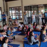 “O TERRÍVEL DINO SAURO” É TEMA DE OFICINA DE CONTAÇÃO DE HISTÓRIAS PARA OS PEQUENOS EM LADÁRIO