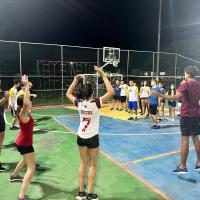 ADOLESCER+ EM SÃO PEDRO DA ALDEIA PROMOVE AULAS DE VÔLEI