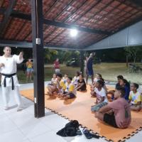 AMN PROMOVE AULA INAUGURAL DA OFICINA DE KARATÊ DO ADOLESCER+ EM SÃO PEDRO DA ALDEIA