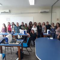 FUTURAS PROFISSIONAIS DE CORTE E COSTURA INICIAM CURSO EM RIO GRANDE