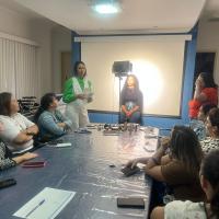 OFICINA DE MAQUIAGEM PROFISSIONAL E COLOCAÇÃO DE CÍLIOS É REALIZADA PELO AMN EM SÃO PEDRO DA ALDEIA