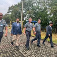 Da esquerda para a direita - CMG (IM) Esdras, CF (RM1-IM) Cruz, Almirante de Esquadra Arruda, Contra-Almirante Guastini e Contra-Almirante Nôga