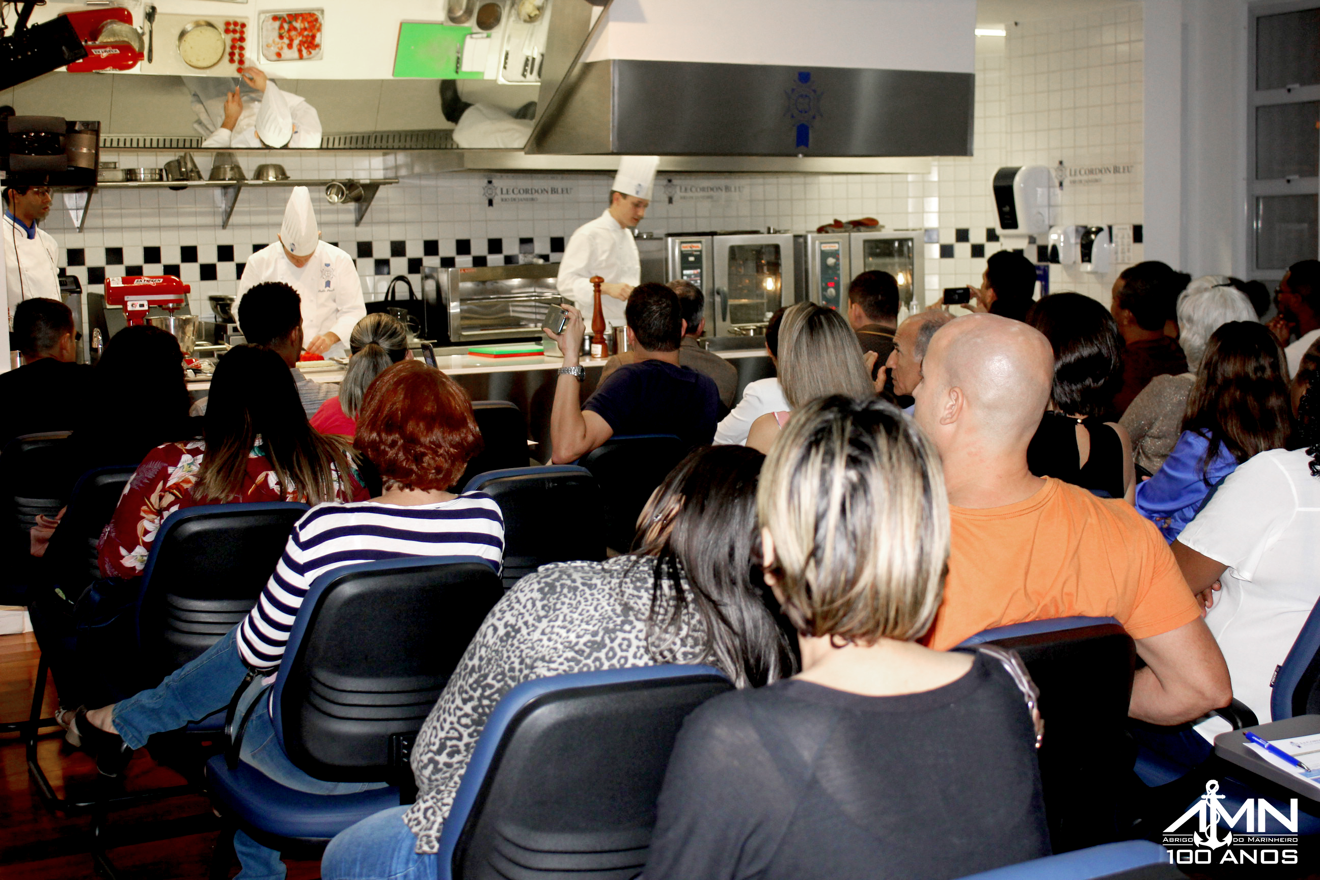 PROMOÇÃO “CHEFS DO MAR” ENCANTA A FAMÍLIA NAVAL CARIOCA