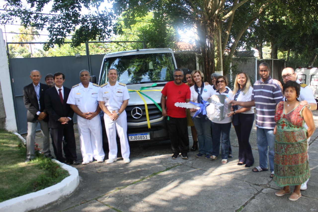 ABRIGO DO MARINHEIRO DOA VIATURA PARA TRANSPORTE DE PACIENTES DA UISM