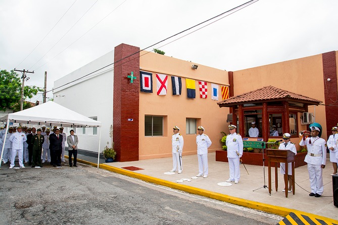 EQUIPE DO AMN PROFERE PALESTRA NO HOSPITAL NAVAL DE LADÁRIO