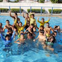 Brincadeiras na piscina para apoiar