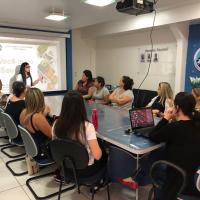 Turma na Oficina sobre a importância da alimentação para a saúde.