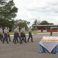 ENTREGA DE BOMBONS NO CIAB