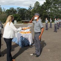 ENTREGA DE BOMBONS NO CIAB