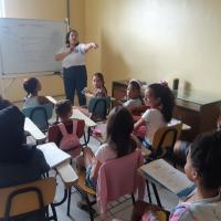 AMN EM SALVADOR PROMOVE OFICINA BILÍNGUE PARA ALUNOS DO ADOLESCER+