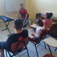 MUSICALIZAÇÃO INFANTIL AOS PEQUENOS DE SALVADOR 