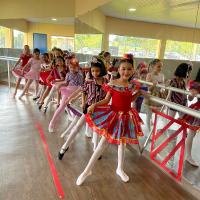 TURMA DE BALÉ DO ADOLESCER+ EM SALVADOR REALIZA AULA ESPECIAL COM TEMA JUNINO