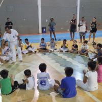 ADOLESCER+ EM SÃO PEDRO DA ALDEIA INICIA OFICINA DE CAPOEIRA